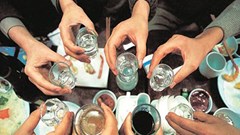 “Chuyện lạ” dùng bia cứu sống người ngộ độc rượu ở Quảng Trị: Đừng ngộ nhận việc “lấy độc trị độc”